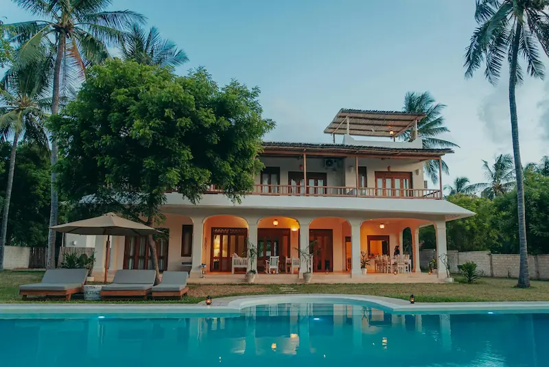 Luxury Villa with a pool in Airbnb